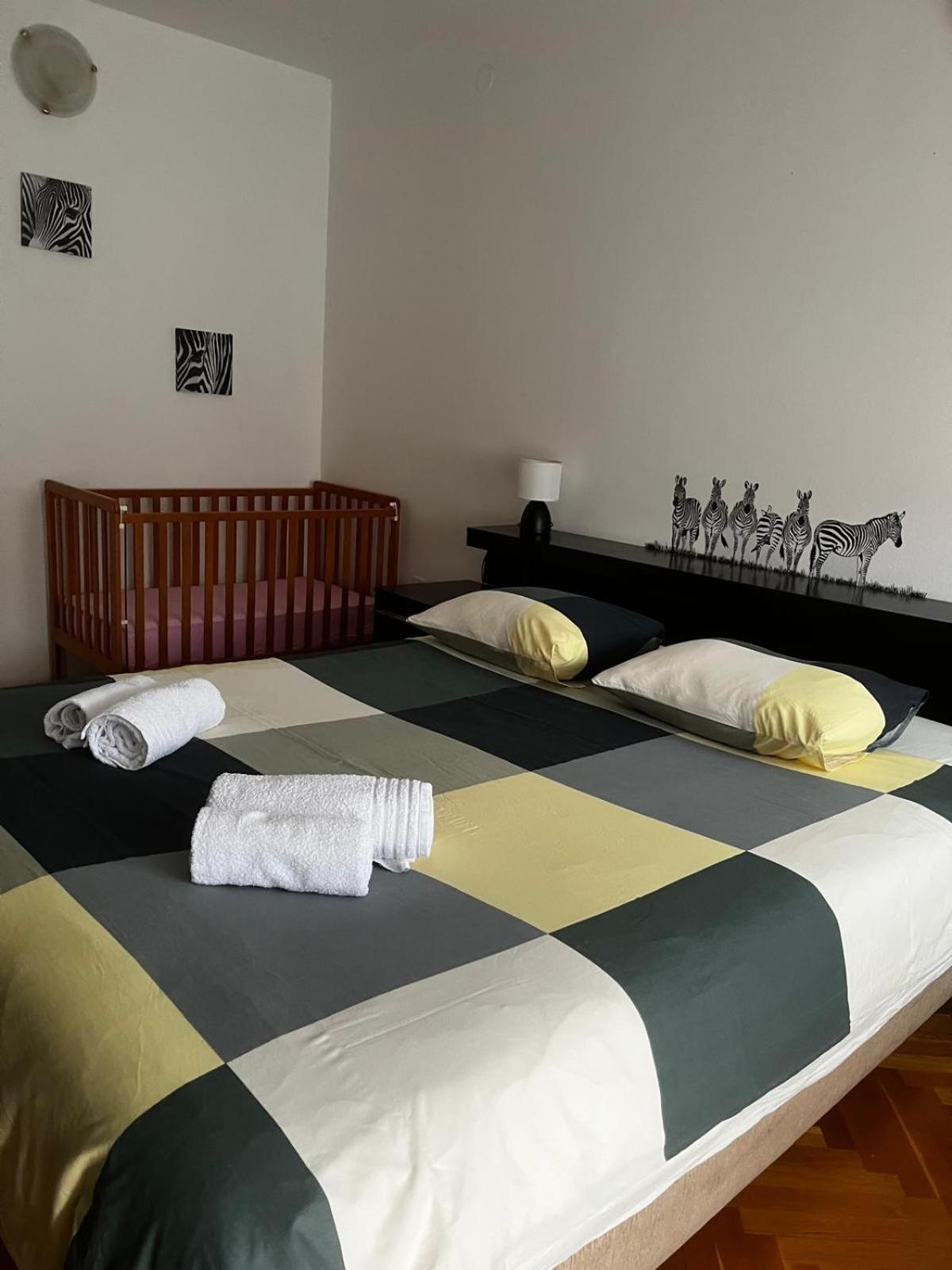 Split Downtown Apartment Ngoại thất bức ảnh